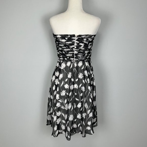 White House Black Market Strapless Cocktail Dress Tulip Floral Print size 6 - Picture 4 of 9